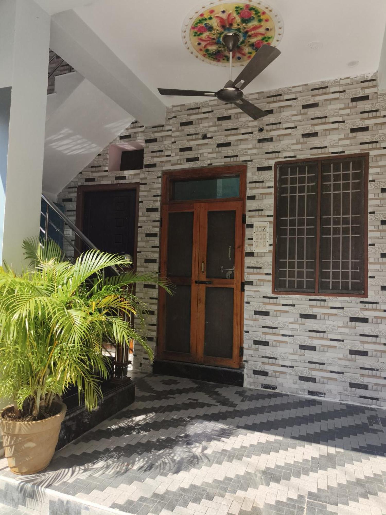 Liya Guest House Tiruvannāmalai Zewnętrze zdjęcie