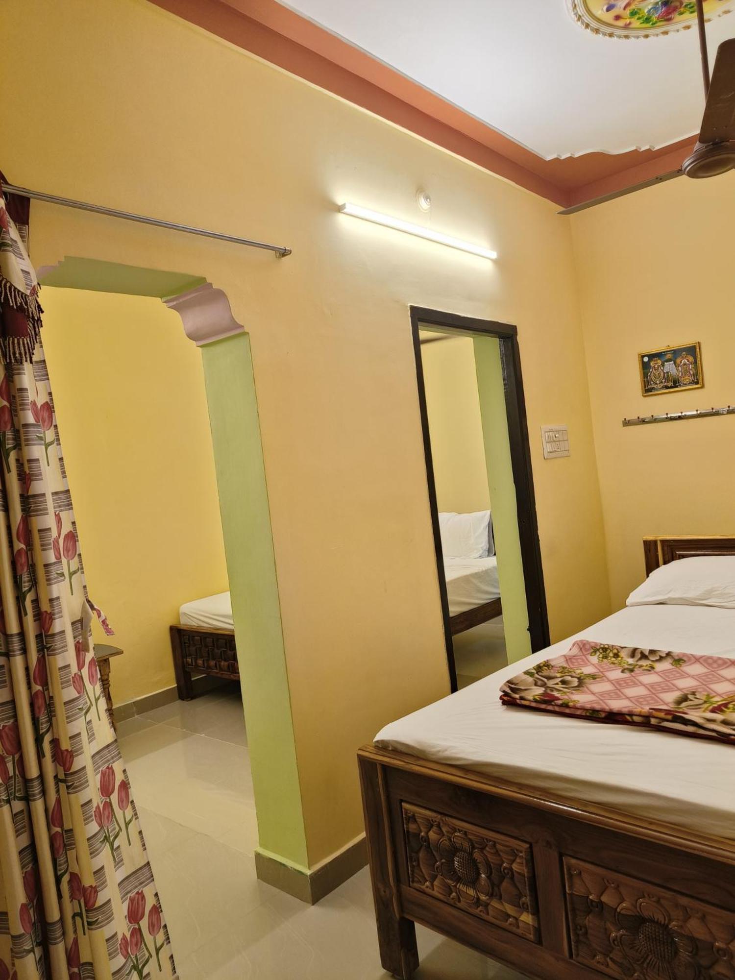 Liya Guest House Tiruvannāmalai Zewnętrze zdjęcie