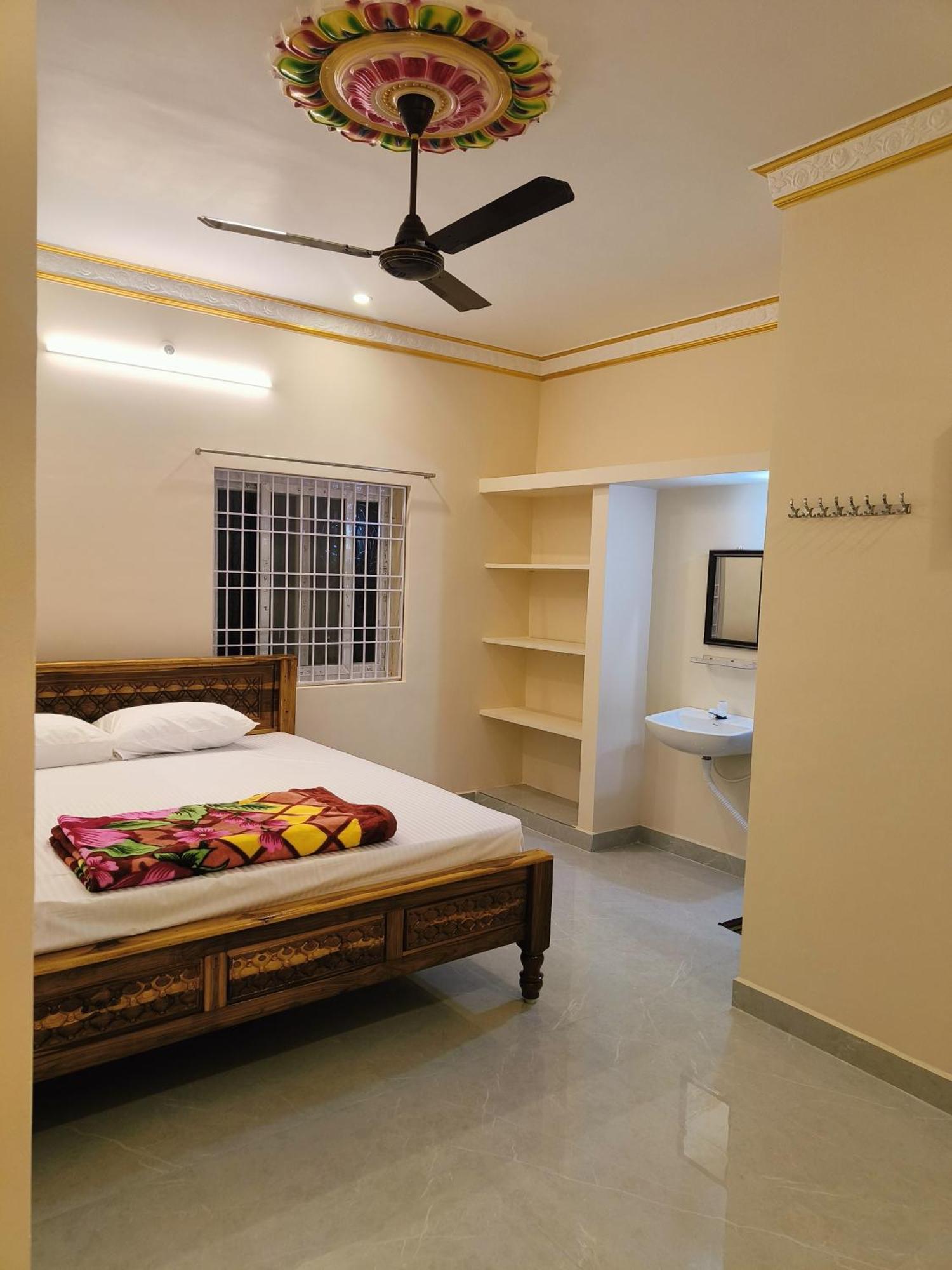Liya Guest House Tiruvannāmalai Zewnętrze zdjęcie