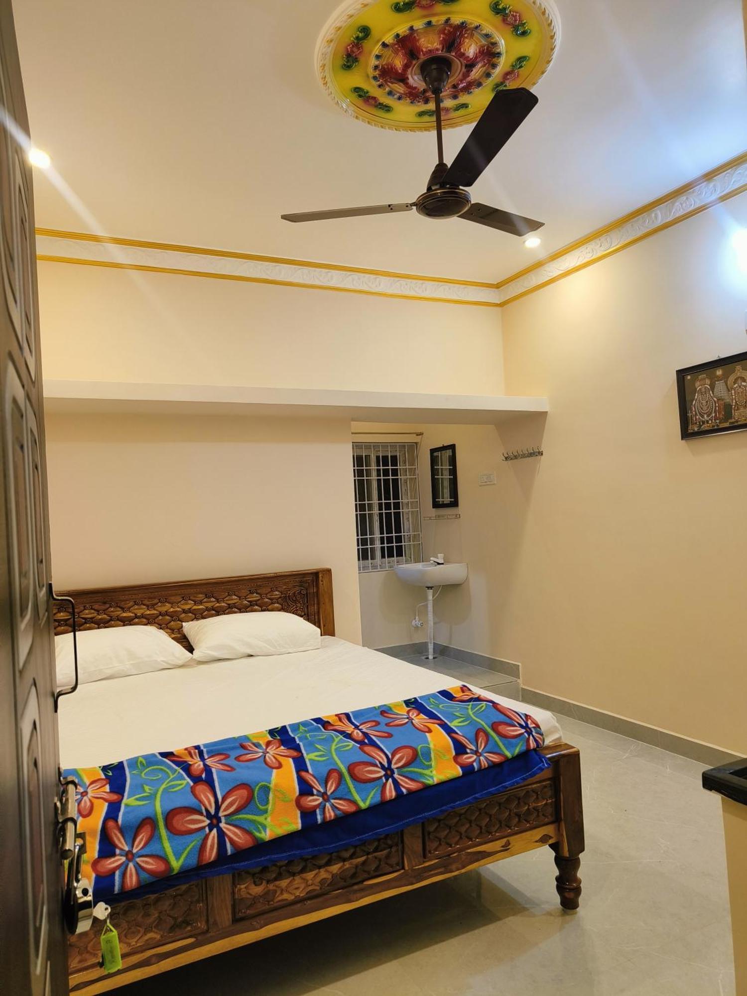 Liya Guest House Tiruvannāmalai Zewnętrze zdjęcie