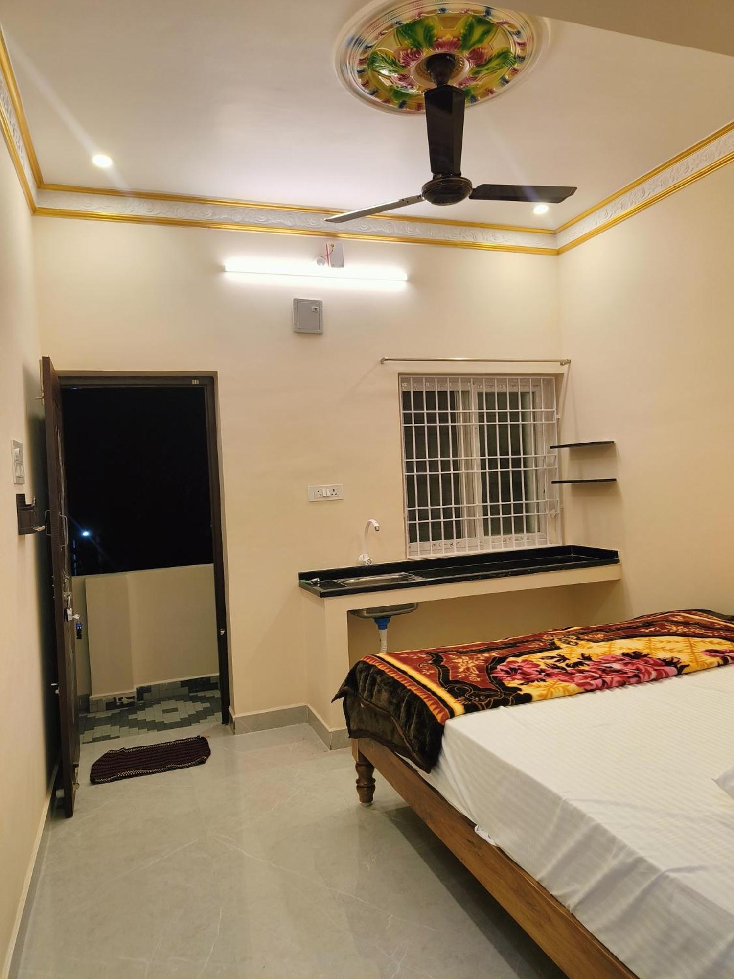 Liya Guest House Tiruvannāmalai Zewnętrze zdjęcie